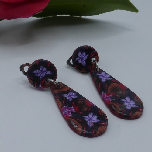 Clips d'oreilles pendantes goutte fleurs violet mauve rouge marron multicolore en pâte polymère et acier inoxydable