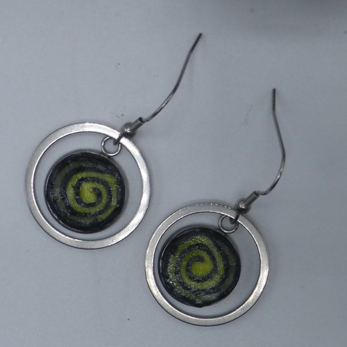 Boucles d'oreilles créoles rondes spirale jaune vif noir en pâte polymère et acier inoxydable