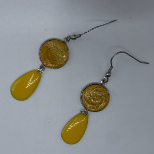Boucles d'oreilles fleur rose jaune d'or en pâte polymère et acier inoxydable