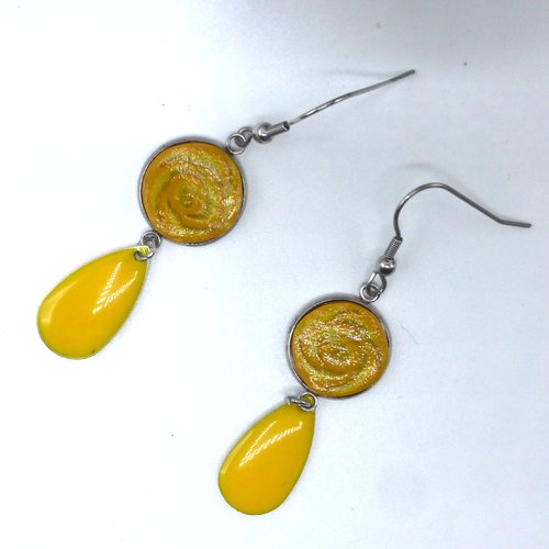 Boucles d'oreilles fleur rose jaune d'or en pâte polymère et acier inoxydable