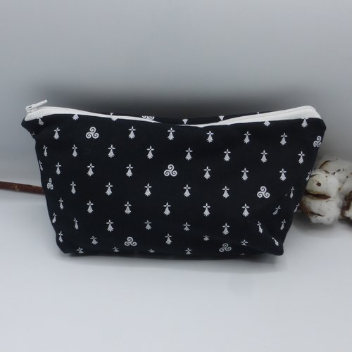 Trousse à maquillage / trousse à crayons / trousse d'école breton bretonne bretagne hermine triskell noir blanc en coton enduit et coton