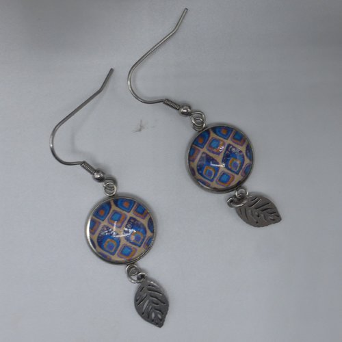 Boucles d'oreilles pendantes motif géométrique feuille bleu en cabochon en verre et acier inoxydable