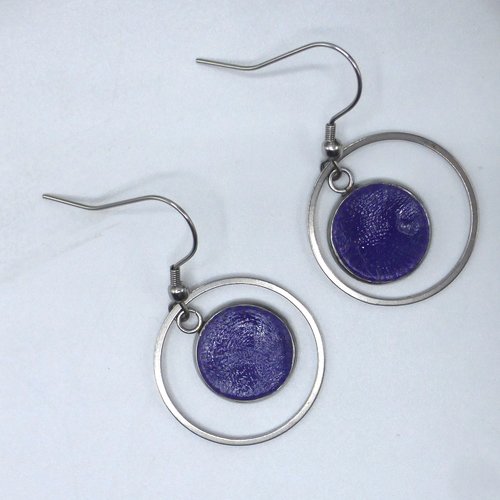 Boucles d'oreilles créoles rondes graphique violet en pâte polymère et acier inoxydable
