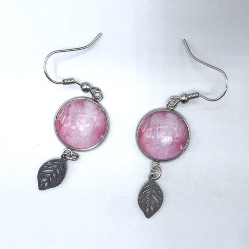 Boucles d'oreilles marbrées rose violet en cabochon en verre