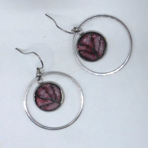Boucles d'oreilles créoles rondes feuille rose noir en pâte polymère et acier inoxydable