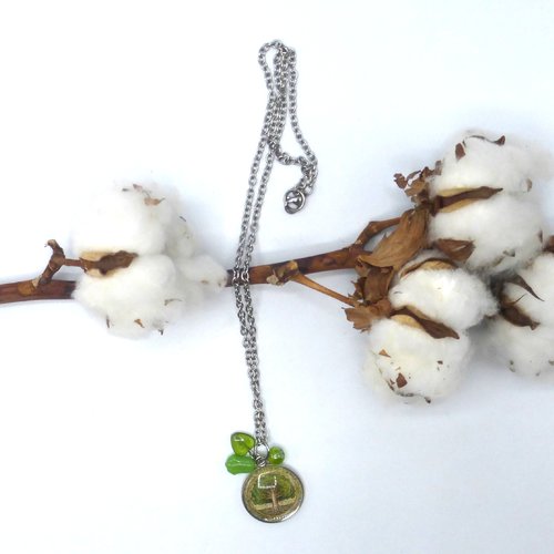 Pendentif rond arbre de vie vert en cabochon en verre et acier inoxydable