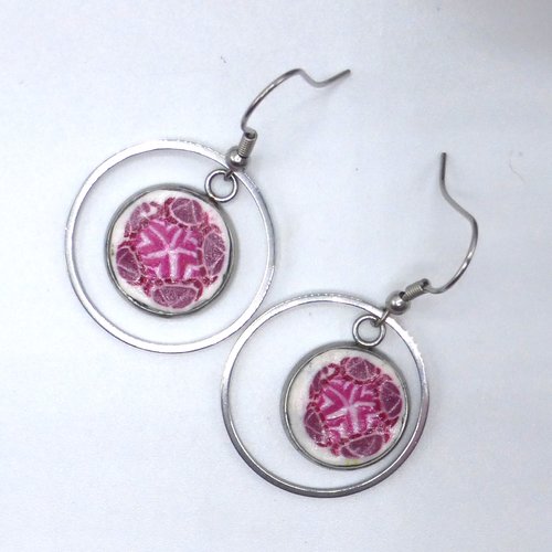 Boucles d'oreilles créoles rondes fleur oursin violet magenta en pâte polymère et acier inoxydable
