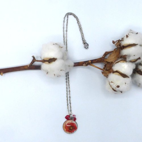 Pendentif rond coquelicot pavot rouge en cabochon en verre et acier inoxydable