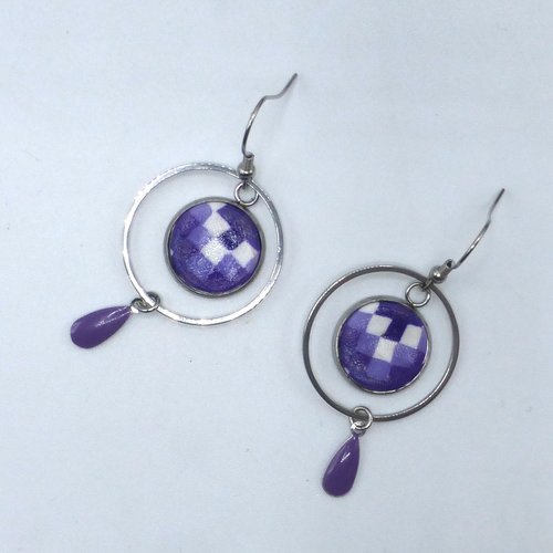 Boucles d'oreilles bargello chevrons géométrique violet blanc en pâte polymère