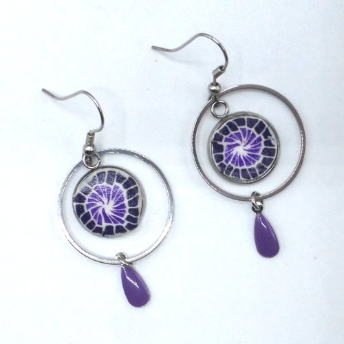 Boucles d'oreilles fleur mauve violet blanc en pâte polymère