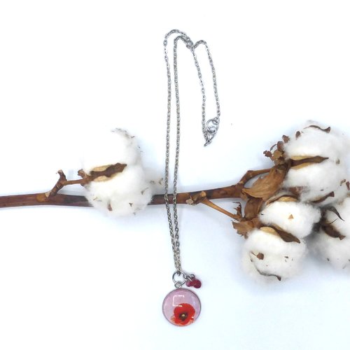 Pendentif rond coquelicot pavot rouge en cabochon en verre et acier inoxydable