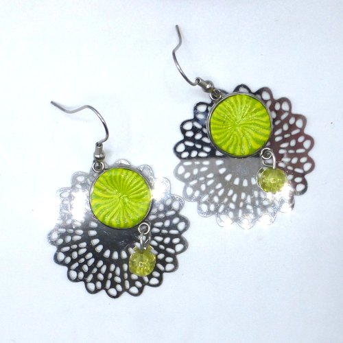 Boucles d'oreilles fleur vert pomme anis en pâte polymère