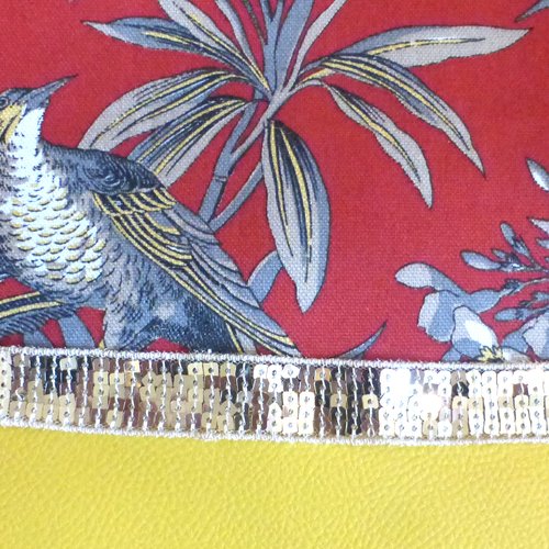 Reserve tremerie housse pochette liseuse fleurs oiseau rouge et jaune moutarde en coton et simili-cuir