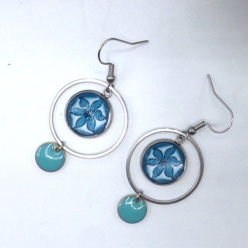Boucles d'oreilles créoles rondes fleur bleu turquoise en pâte polymère et acier inoxydable