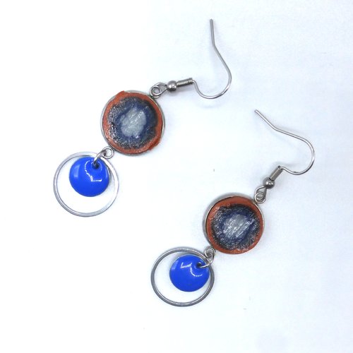 Boucles d'oreilles fleur bleu marron en pâte polymère