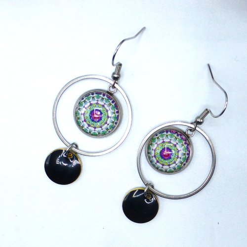 Boucles d'oreilles créoles vitrail kaléidoscope mandala vert violet en cabochon en verre
