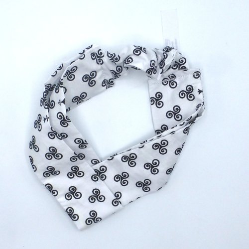 Bandeau femme bretagne triskells hermines noir sur fond blanc en coton 57 cm