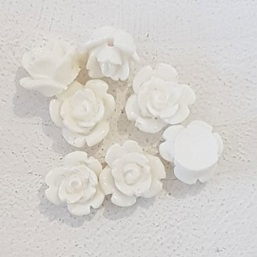 Fleur synthétique 09 mm n°01-03 blanc