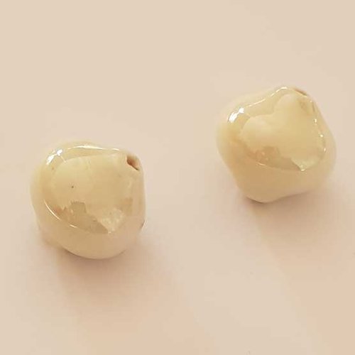 Perle fantaisie céramique blanc crème 19 mm n°1