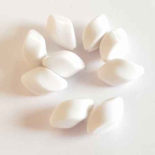 Perle fantaisie plastique ovale blanc 20 mm n°01