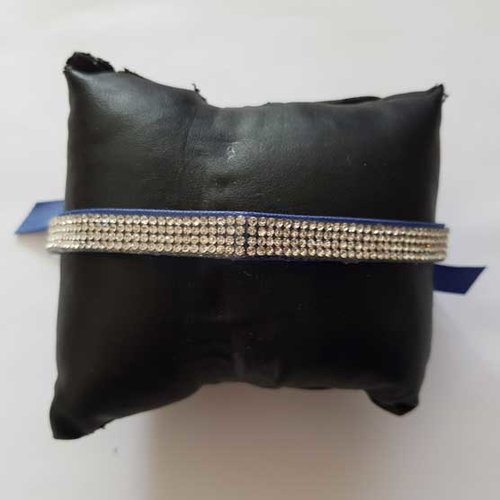 Bracelet fantaisie strass blancs 4 rangs ruban bleu