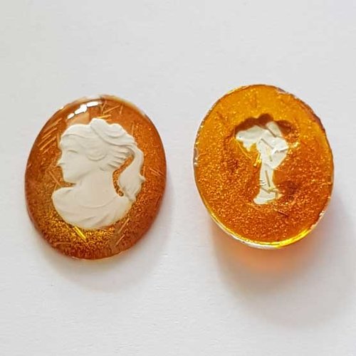 Breloque camée femme n°10 orange doré ovale en résine