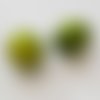 Perle brillante ovale plate vert 23 mm