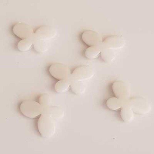 Perle papillon 11 x 15 mm n°01 blanc