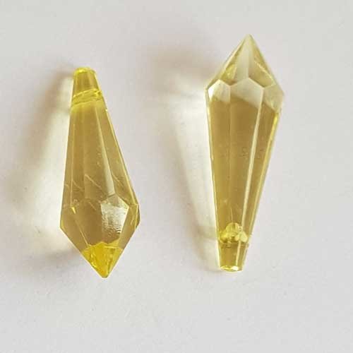 Perle acrylique diamant transparent 33 x 11 mm goutte jaune