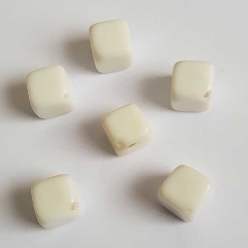 Perle fantaisie carré céramique blanc 10 mm n°01