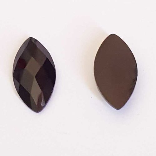 Breloque navette facetté noir 15 x 8 mm