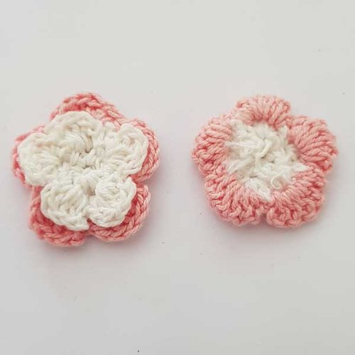 Fleur au crochet 30 mm rose et blanc