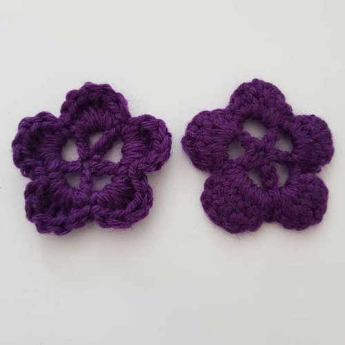 Fleur au crochet 45 mm violet