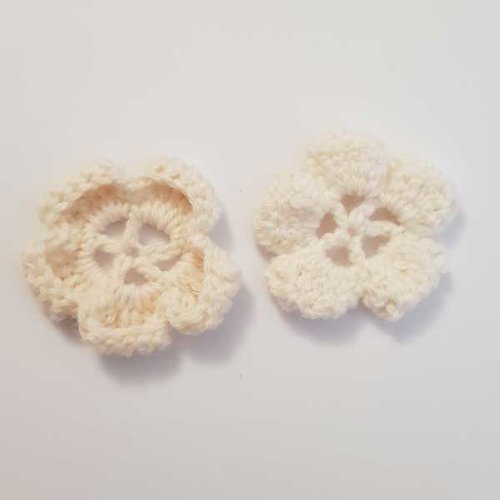 Fleur au crochet 60 mm blanc