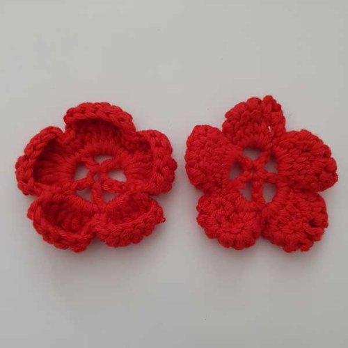 Fleur au crochet 60 mm rouge