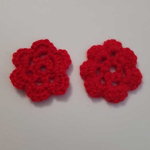 Fleur au crochet 45 mm rouge foncé