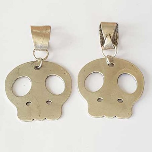 Passant  echarpe n°07 pendentif tête de mort 57 x 57 mm