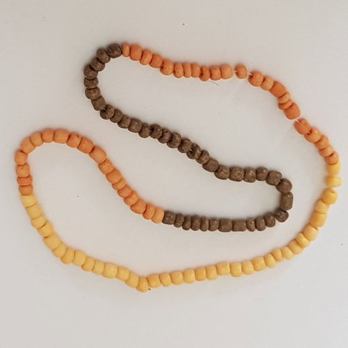 Collier n°04 de 120 perles de 4 à 5 mm de diamètre