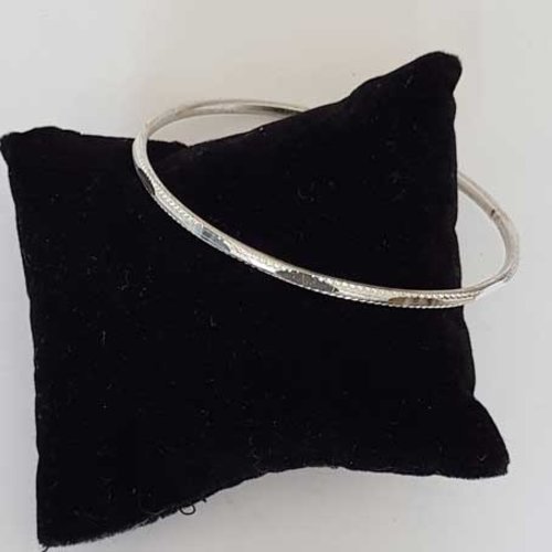 Bracelet jonc argenté strié