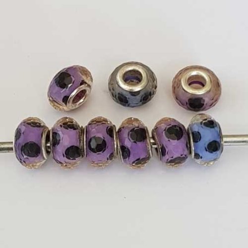 Perle n°1037 compatible style pandora grand trou en plastique a facette pour maille serpent