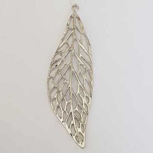 Lot n°37 1 breloque feuille 92 mm argent