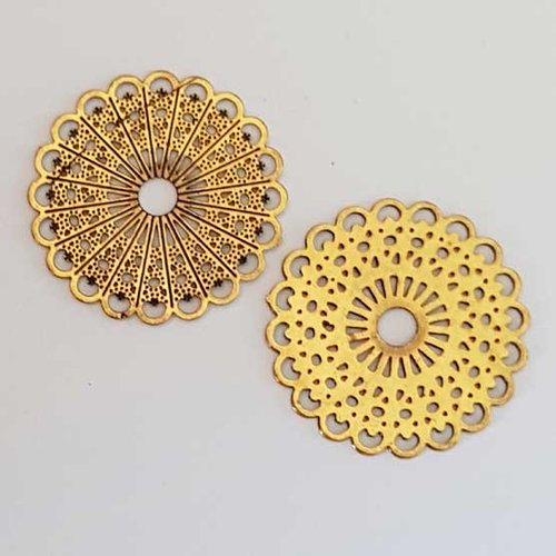 Lot n°057 1 breloque pendentif ronde 20 mm doré estampe filigrane