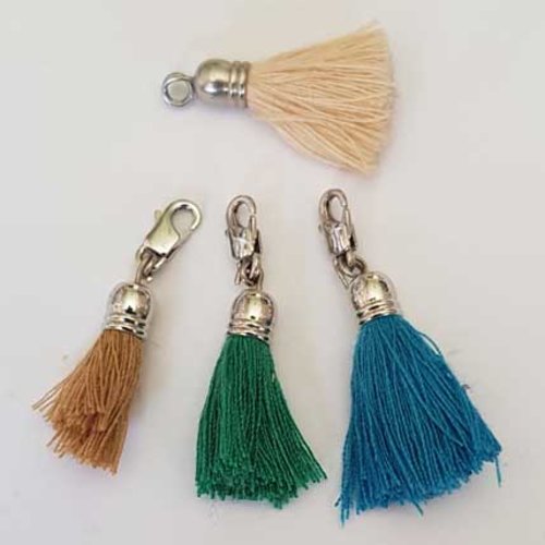 Pompon mousqueton 40 mm lot 04