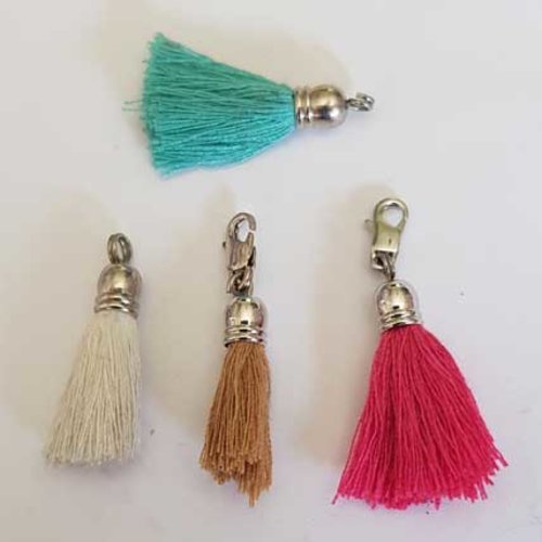 Pompon mousqueton 40 mm lot 05
