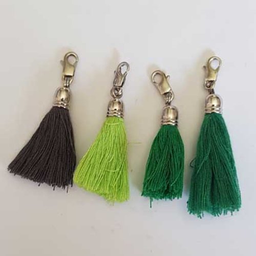 Pompon mousqueton 40 mm lot 06