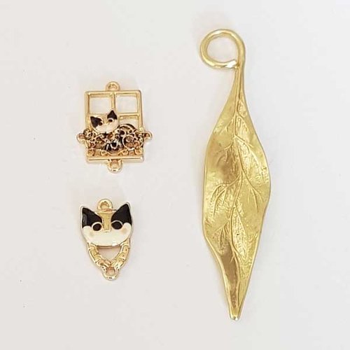 Lot n°001 breloque doré feuille chat