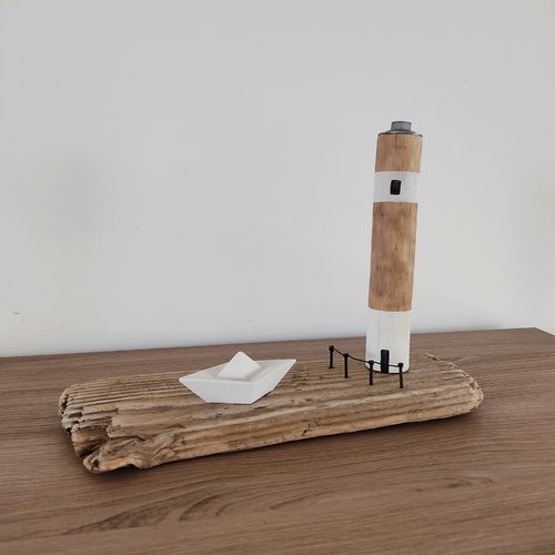 Décoration bois flotté, déco bord de mer, petit navire et phare en bois flotté