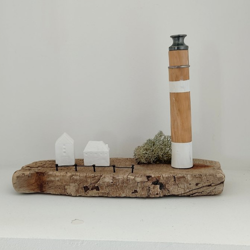 Décoration bois flotté, phare et petit port, décoration bord de mer