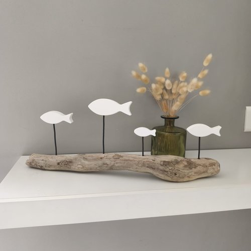Décoration bois flotté ban de 4 poissons blancs
