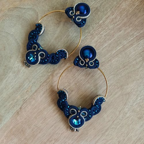 "eleanor" boucles d'oreilles xxl en soutache, cristal et verre, clous acier inoxydable